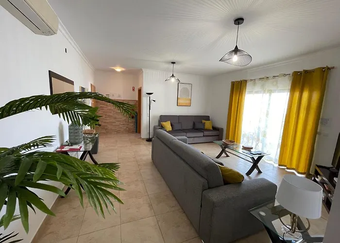 Lucas House 3 - Garden Apartment